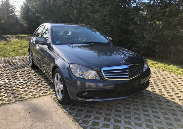 samochody osobowe Mercedes-Benz Klasa C cena 25890 przebieg: 195000, rok produkcji 2007 z Poddębice